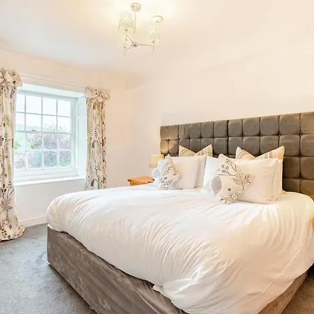 Guest house Old School House - With Private Onsite Parking Hawkshead