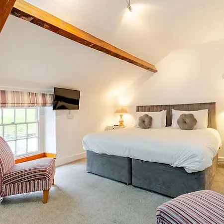 Old School House بيت ضيافة