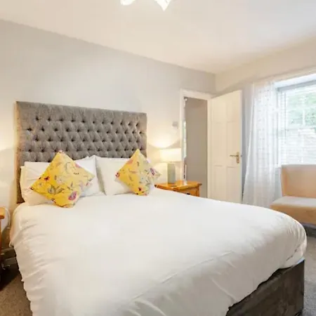 بيت ضيافة Old School House