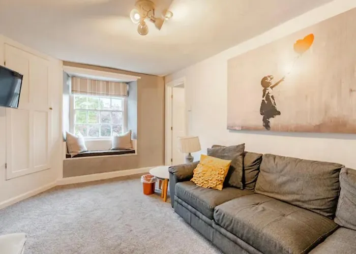 Old School House 3* هوكسهيد